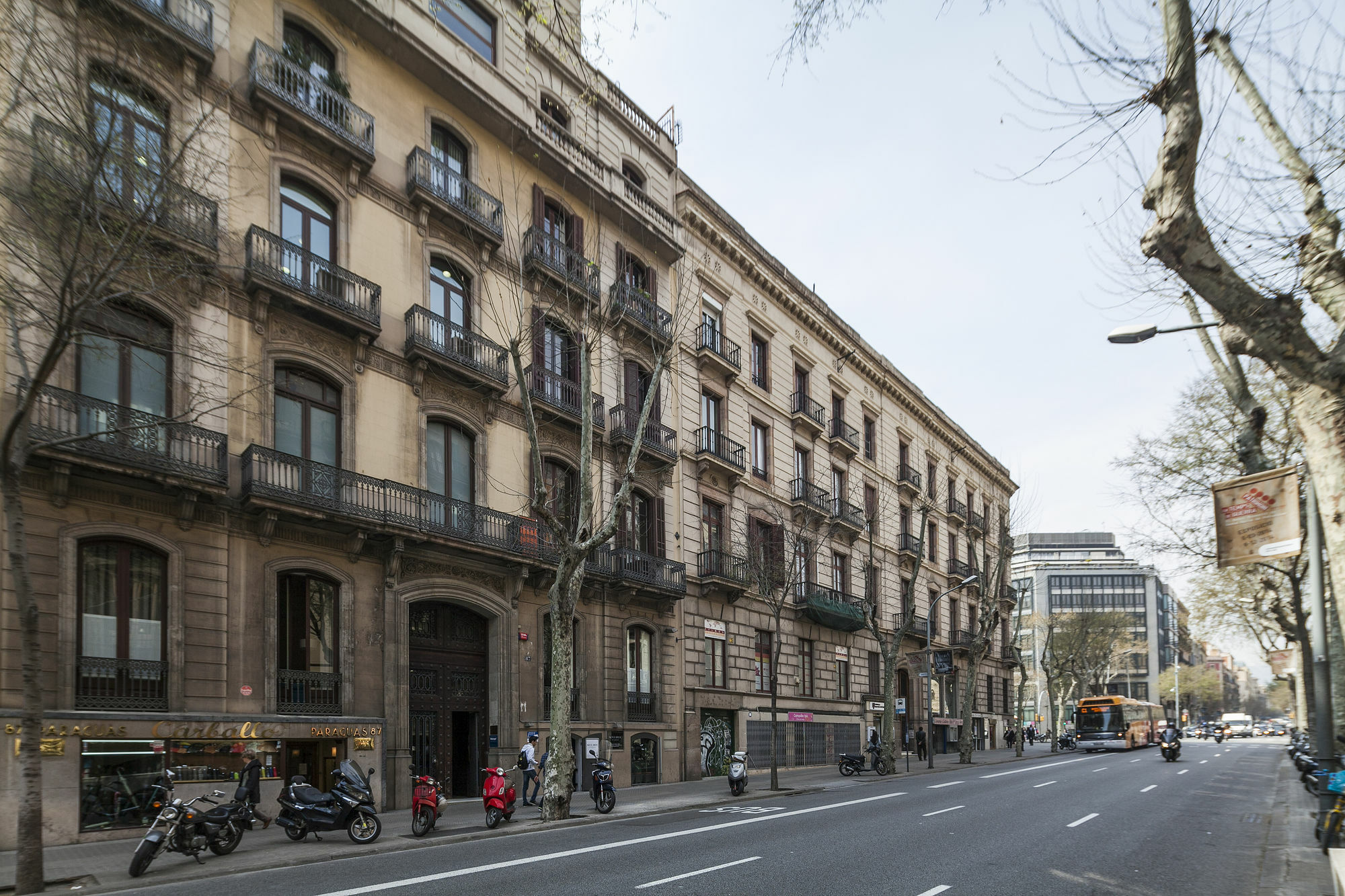 Uma Suites Pau Claris Barcelona Exterior foto